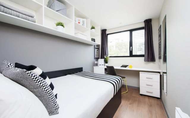Modern Student-Only Ensuite Rooms in Central Portsmouth