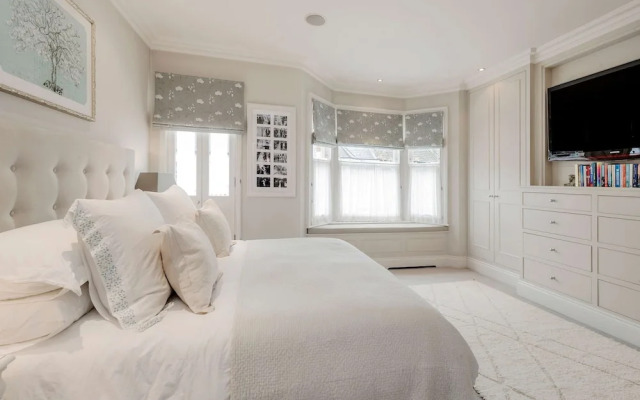 Stunning 4 bed Fulham Home With Garden