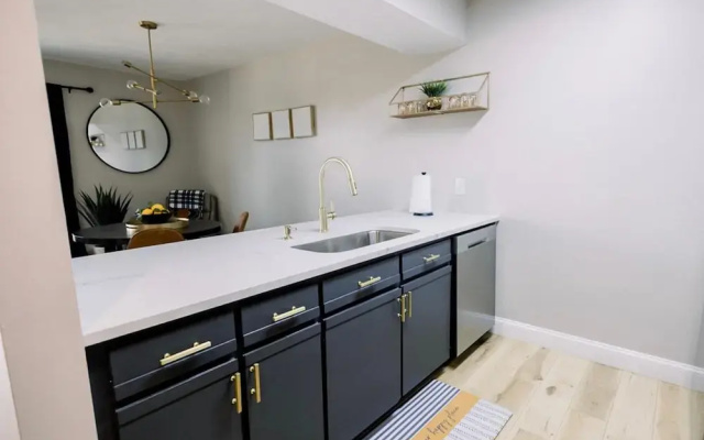 Suite Dreams Condo for 4