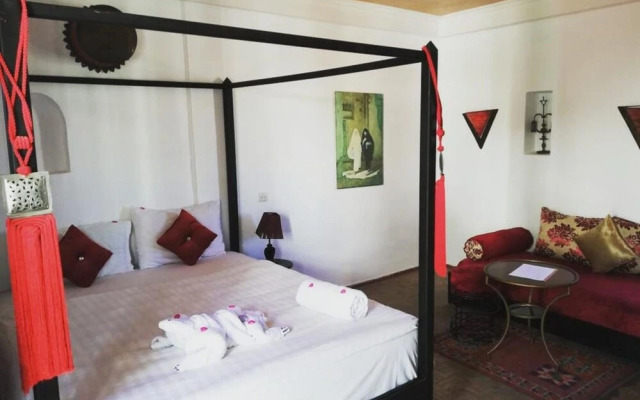 Riad Lalla Mira