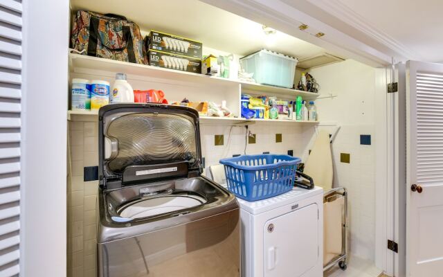Whittier Vacation Rental: Close to Hiking Trails!