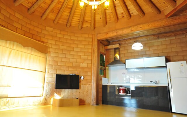 Yeongwol Wolgang Sanhachon Pension