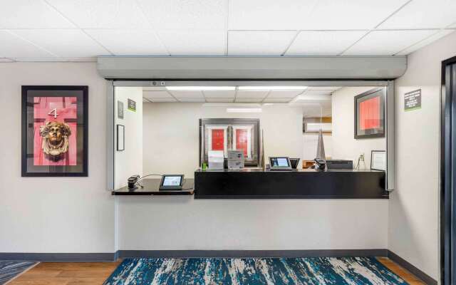 Extended Stay America Select Suites Chicago Naperville West