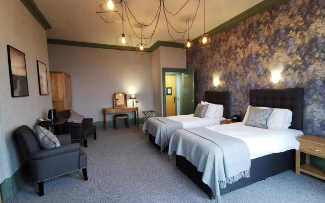 The Hotel Victoria