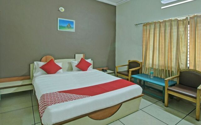 Oyo 30636 Hotel Navaratna International