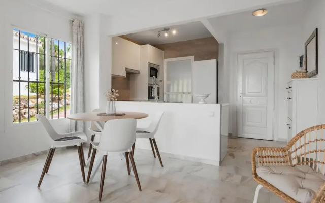 Amazing Pool and Garden Apartment by Costarentals - Ref 253