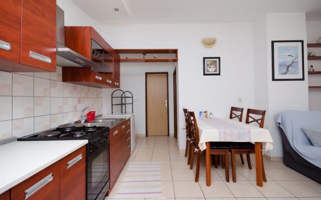 Apartments Mladen