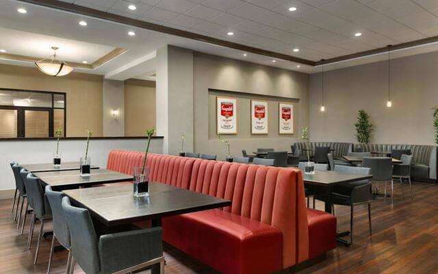 Skyline Hotel Detroit Airport, SureStay Collection by BW