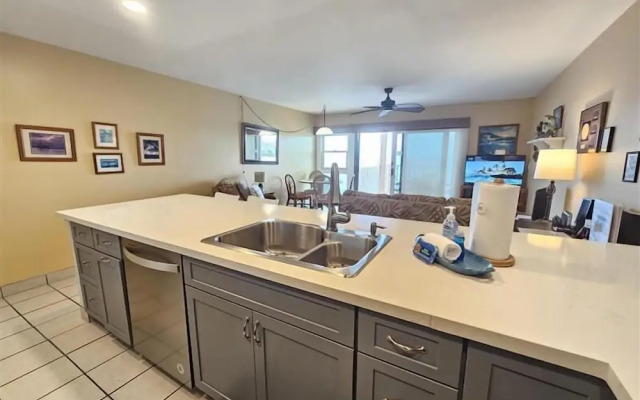 Sea Village #4210 Ocean Front Lanai!