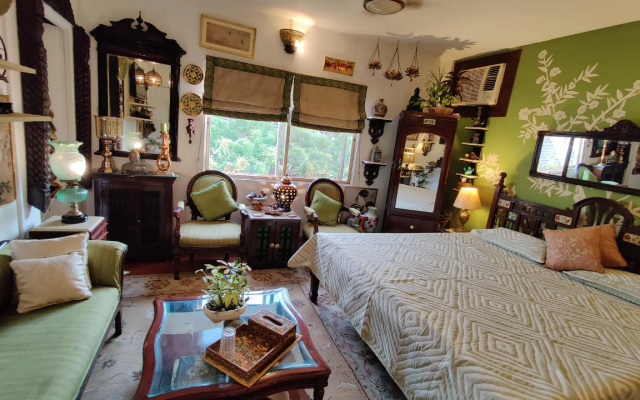 On The House - Bed and Breakfast – Guest Rooms – Delhi