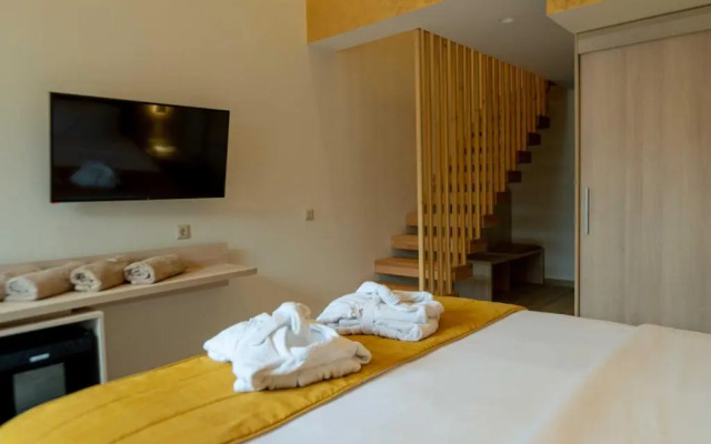 Mirror Hotel
