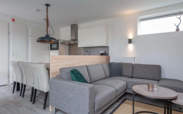 Lodge in Nieuwvliet-bad Near the Beach