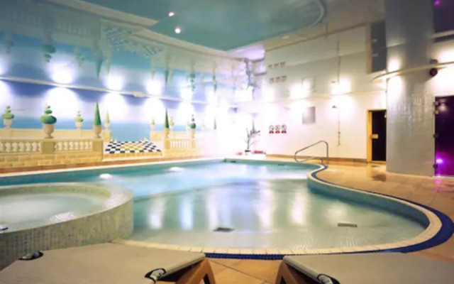 Riverside Hotel