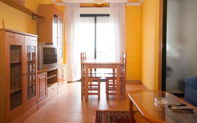 Apartment - 3 Bedrooms with Sea views - 107773