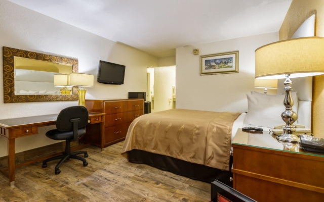 Quality Inn & Suites Orlando Airport