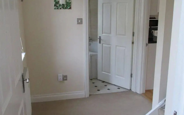 Bath Breaks Apartments