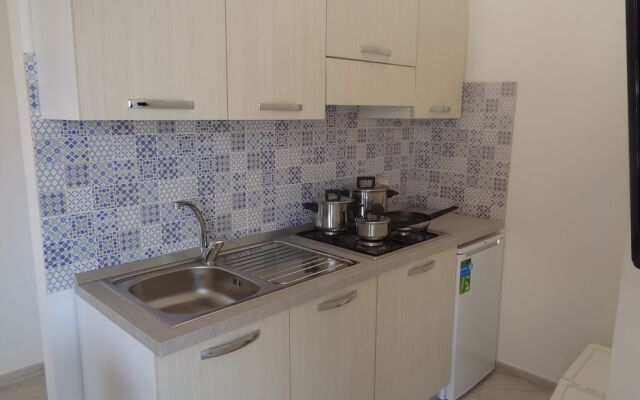 Eryx Apartments
