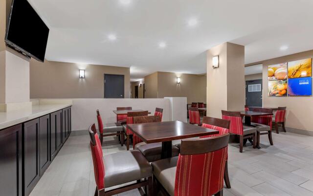 Comfort Inn & Suites Surprise Near Sun City West