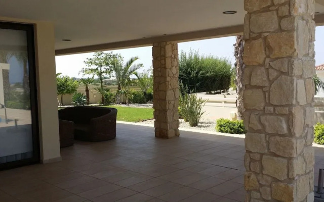 Noufaro Luxury Villa