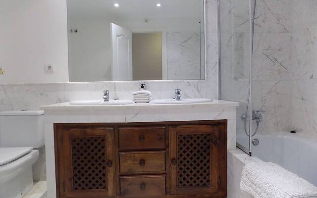 Stunning El Campanario Apt - Pool View
