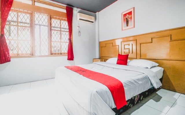 RedDoorz Plus near Senen 2