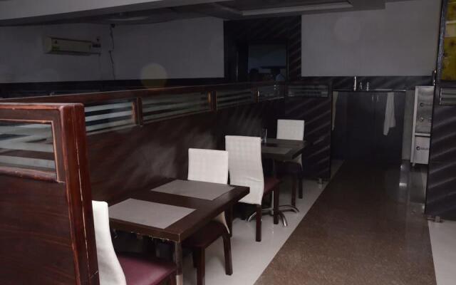 Hotel Mars Near Airport