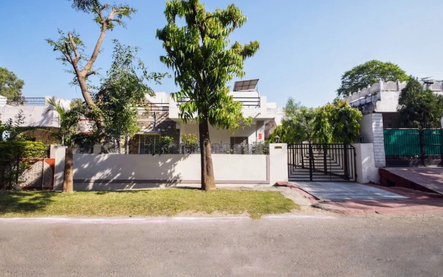 OYO Home 11874 Cozy Villa