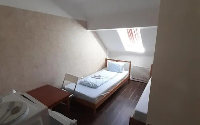 2-Rent Group Hostel Rooms&Apartments EVE168