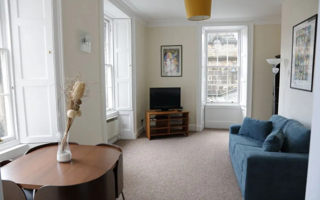 Silver Lining - Mile Apartments