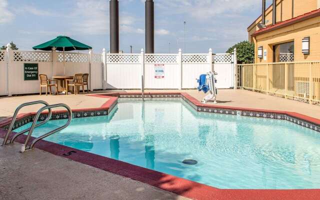 Quality Inn Tulsa Central