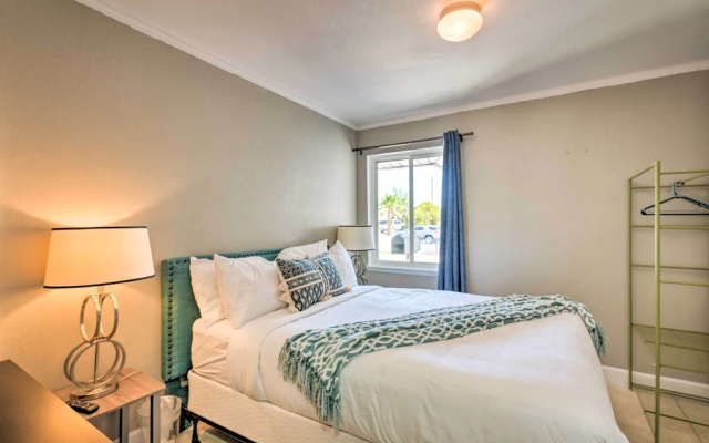 Las Vegas Getaway w/ Patio & Grill: ~3mi to Strip!