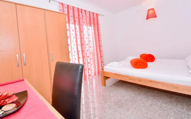 Apartment Jelena Karlobag