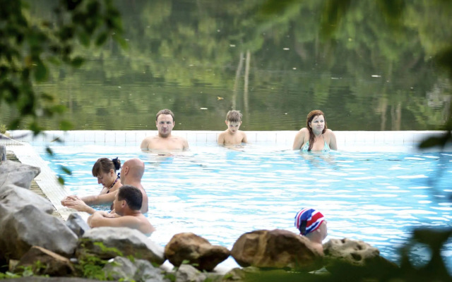 Home Phutoey River Kwai Hotspring & Nature Resort