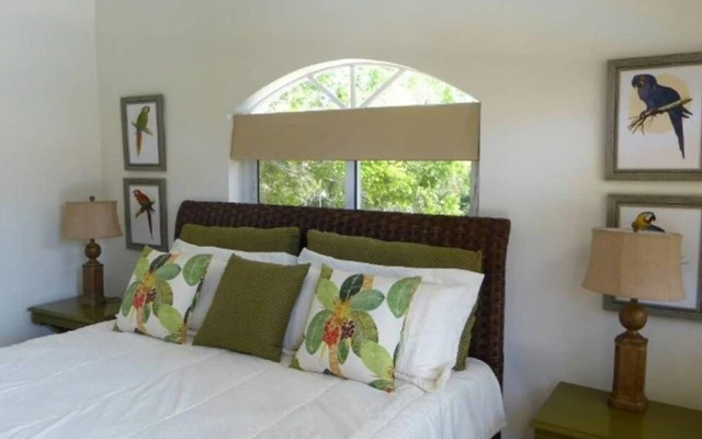 Touch of Elegance! 6 Bedroom Near the Beach