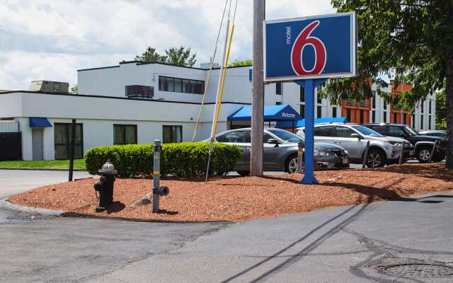 Motel 6 Brockton, MA
