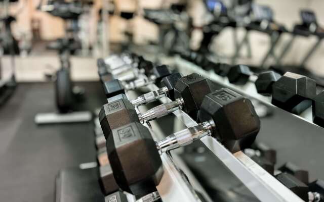 Coast Abbotsford Hotel & Suites