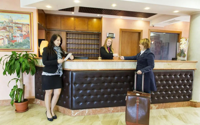 Hotel Palace 2000