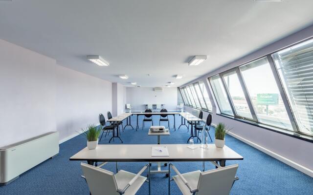 Holiday Inn Express Lisbon Airport by IHG