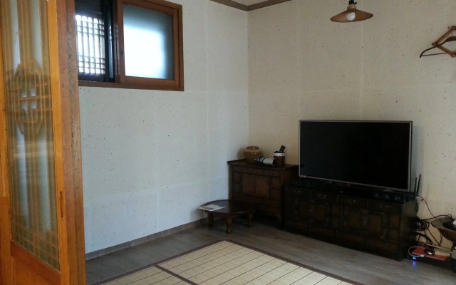 Korean Traditional House - Pungkyung