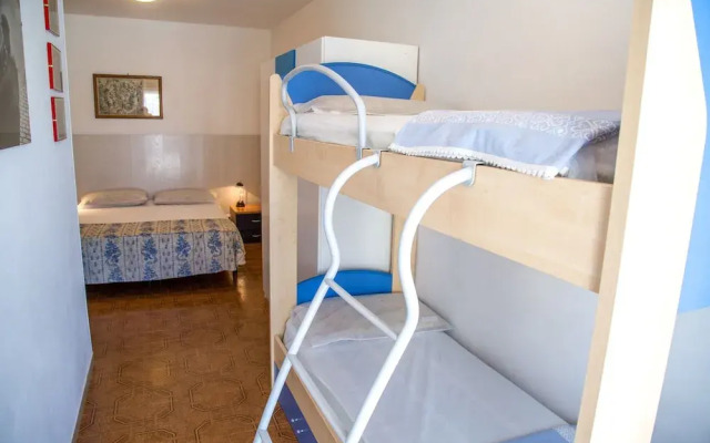 Centric Apartment by the Beach