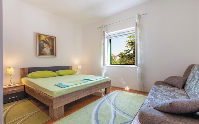 Nice Home in Kastel Kambelovac With Wifi and 3 Bedrooms