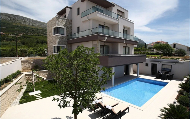 Villa Lucas