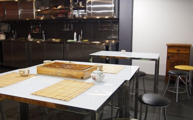 Guest House Opaliha Loft Rooms - Hostel