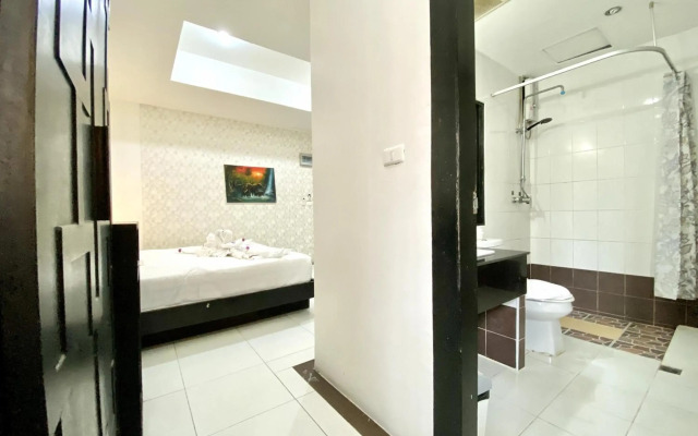 Long Beach Hotel Patong