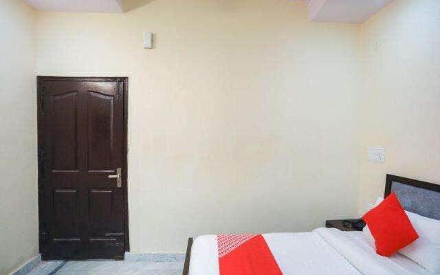 OYO 63279 Golden Suites