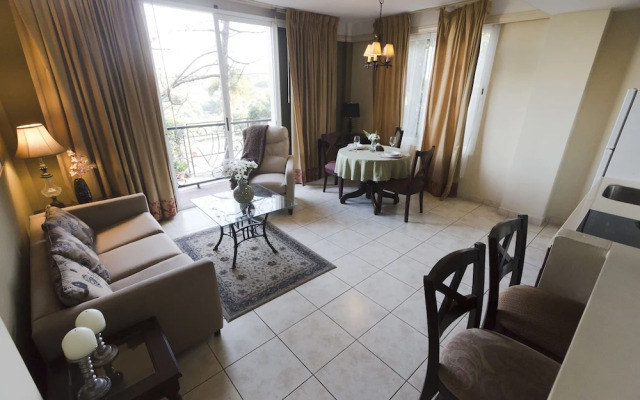 Los Altos Apartments & Studios