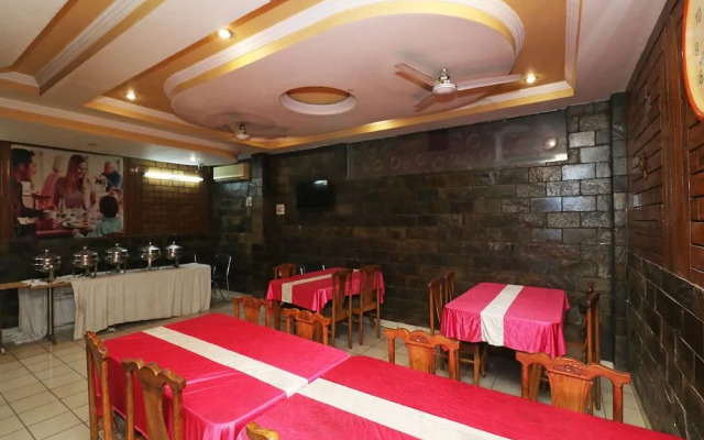 Collection O 7440 Hotel Paradise