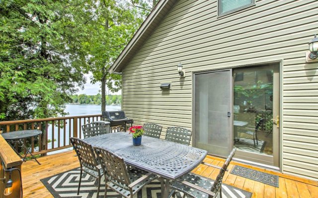 Lakefront Plymouth Cottage w/ Private Hot Tub