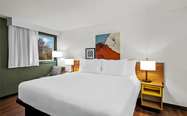 Spark by Hilton Portland Airport Maine Mall