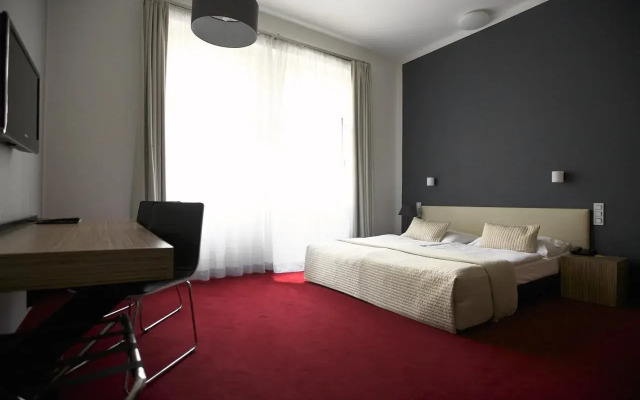 Hotel Noir